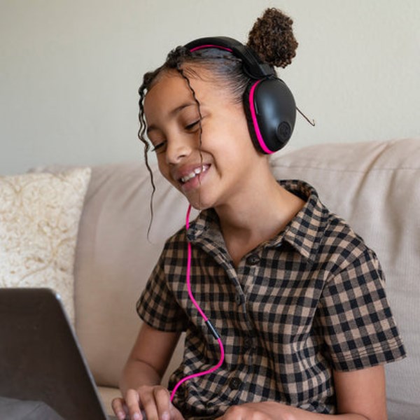 Jlab Jbuddies Pro Wired - Over-ear Kids Headphones Pink | mdQzUVkGGUS